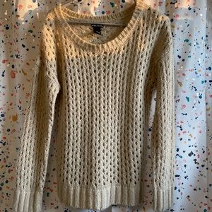 Light tan long sleeved knitted sweater